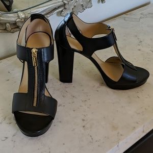 Berkely T-strap platform dress sandals